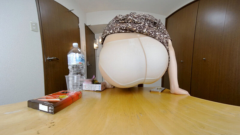 【VR】渡辺さんのオナラとオシッコとウンコ1日分 渡辺さやか