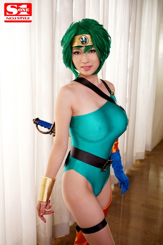 スーパー黄金比BODYコスプレイヤー 発射まで着たまま5変身SEX 奥田咲