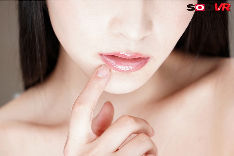 【VR】顔面レベル最高ランクな高嶺の花の超美人彼女と最初から最後までキス100回SEX 本庄鈴