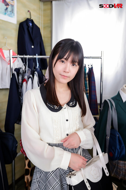 【VR】入学準備で初貫通おめでとう（祝） 制服採寸にやってきた新●生を全裸でじっくり身体測定 三葉せり