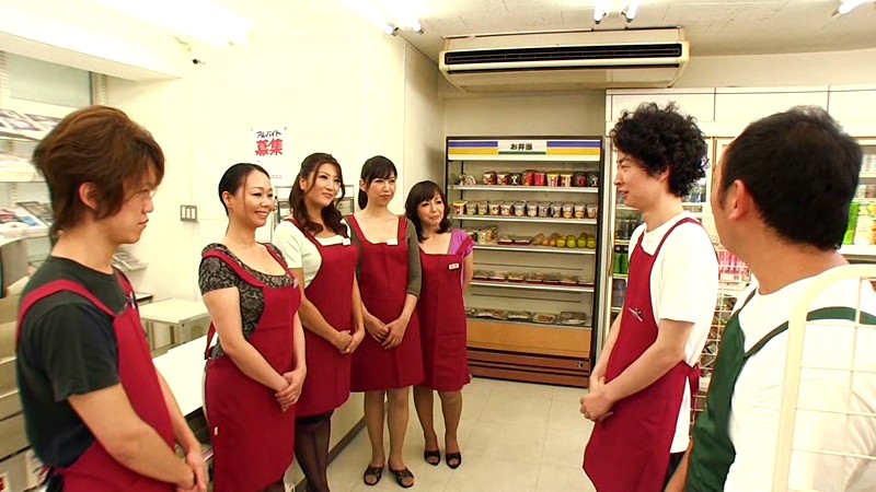 パートのおばさんたちは欲求不満で新人バイト君の若い体を狙ってる! 3