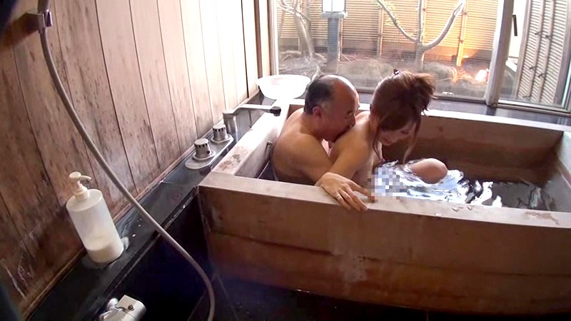 神戸在住素人カップルAV出演 彼氏の見ている前でAV男優と生中出しSEX それを見ていて興奮した彼氏とも生中出しSEX