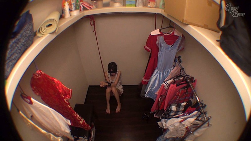 監禁クローゼット 有坂深雪