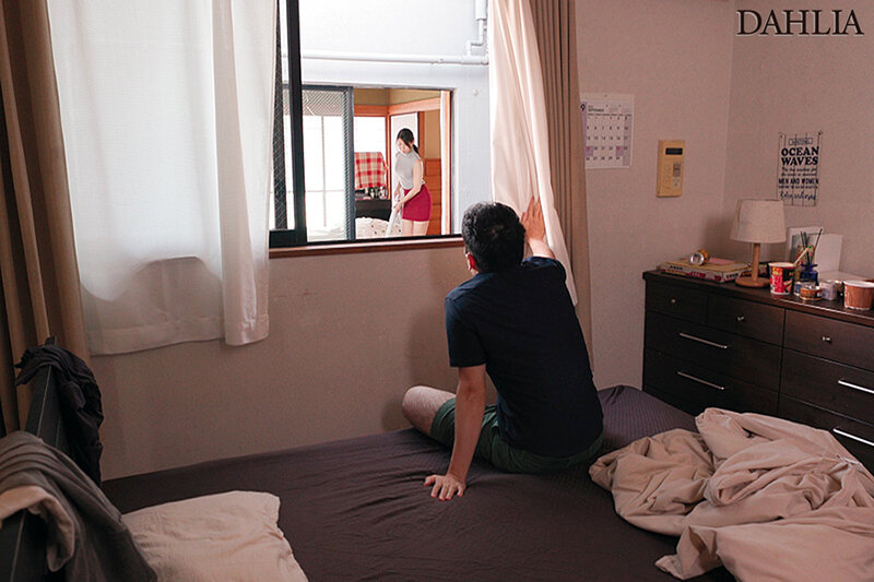 挑発的な視線で僕を誘惑する向かいに越して来た絶倫人妻。 橘京花