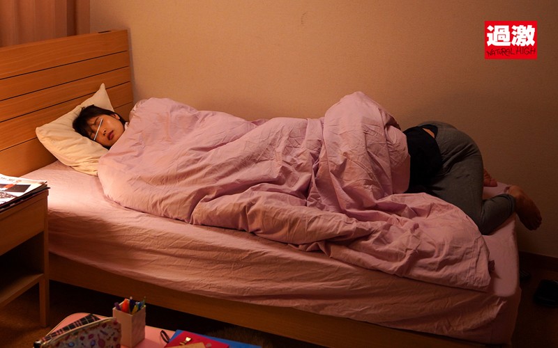 寝ている姉のアナルを毎晩こっそりいじっていたらち○ぽが根元まで入るほどガバガバになりました