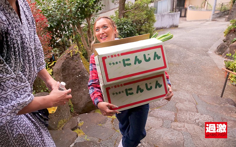 男湯にちびギャル 乳首いじり×ベロちゅう×キツ～いマ○コを打ちつけられ何度も射精が止まらんす