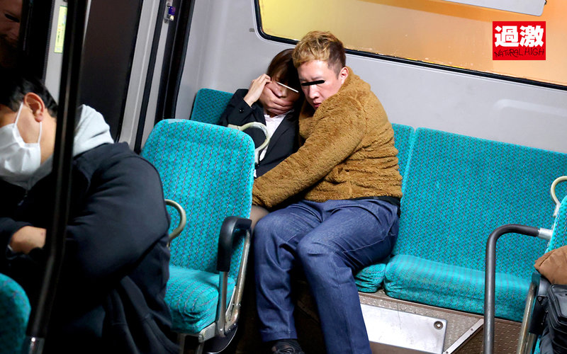 痴●師にパンストの中で手マンされ濡れシミができるほどイキ潮を吹きまくる美脚女5