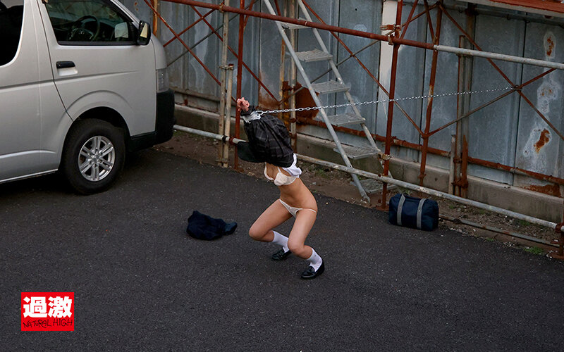 スカート巾着尻で助けを求められても我慢できない!誰かもわからずにチ○ポをブチ込まれ嫌がりながら絶頂する敏感女