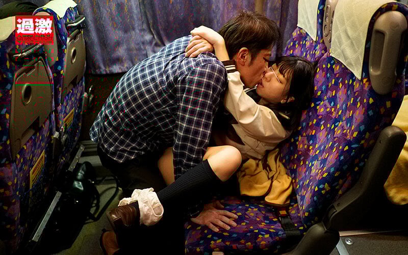 夜行バスで声も出せずイカされた隙に生ハメされた女はスローピストンの痺れる快感に理性を失い中出しも拒めない 女子○生限定12 抱きつき騎乗位SP イカされて豹変しだす華奢女子○生