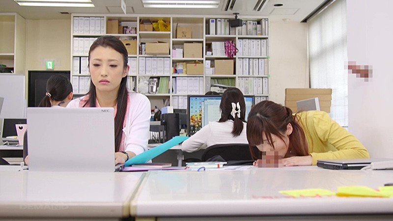 壁!机!椅子!から飛び出る生チ○ポが人気の企業 『(株)しゃぶりながら』