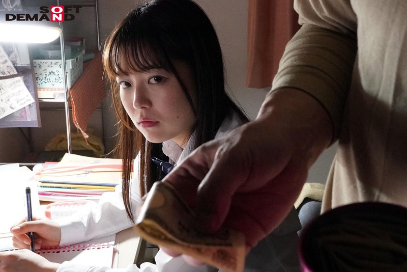 実の娘と円光しています。でも娘は私に無関心です。 桃色かぞく VOL.3 宮沢ちはる