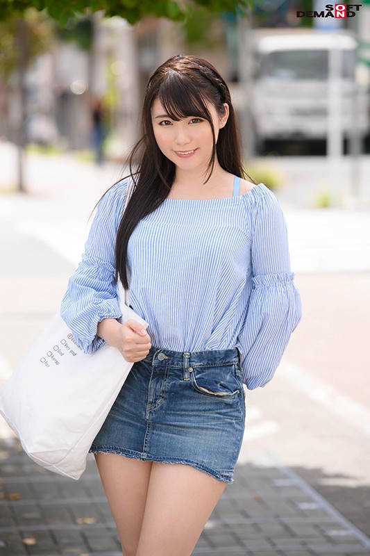 マジックミラー号 ミニスカートが似合う現役女子大生に「牛乳を口に含んだ状態で10分間くすぐりにガマンできたら100万円！」と声をかけ凄テクAV男優の妙技でHにいじくりたおしました！