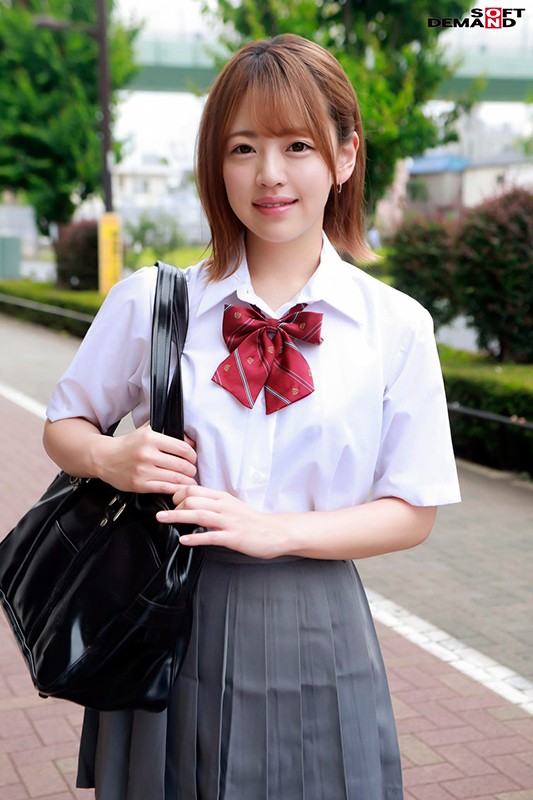 マジックミラー号 女子○生×センズリチ○ポ ドキドキ相互オナニー鑑賞会 自らの手でヌメヌメに仕上げた未熟マ○コに目の前でシコッた勃起チ○ポを挿入！ 4名全員大量顔射フィニッシュ！