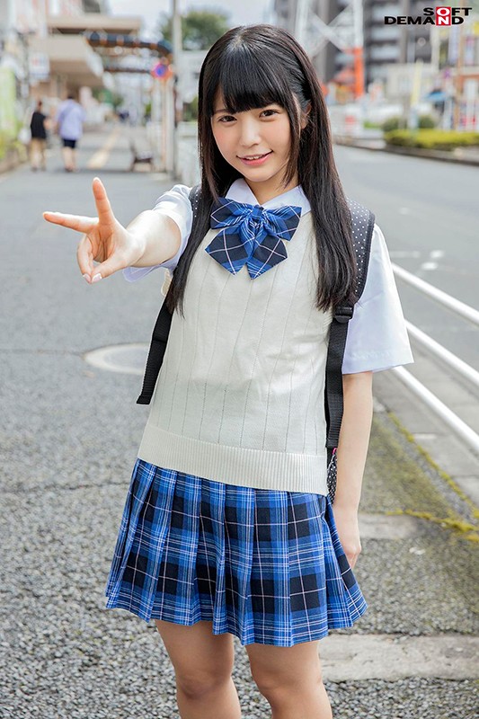 マジックミラー号 女子○生×センズリチ○ポ ドキドキ相互オナニー鑑賞会 自らの手でヌメヌメに仕上げた未熟マ○コに目の前でシコッた勃起チ○ポを挿入！ 4名全員大量顔射フィニッシュ！