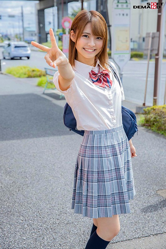 マジックミラー号 女子○生×センズリチ○ポ ドキドキ相互オナニー鑑賞会 自らの手でヌメヌメに仕上げた未熟マ○コに目の前でシコッた勃起チ○ポを挿入！ 4名全員大量顔射フィニッシュ！