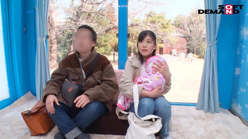 マジックミラー号 心優しい子持ちのママがデカチンで妻に挿入を許してもらえない男性に素股奉仕 産後で感度が上がったマ○コは我慢できず、不倫挿入真正中出し!6