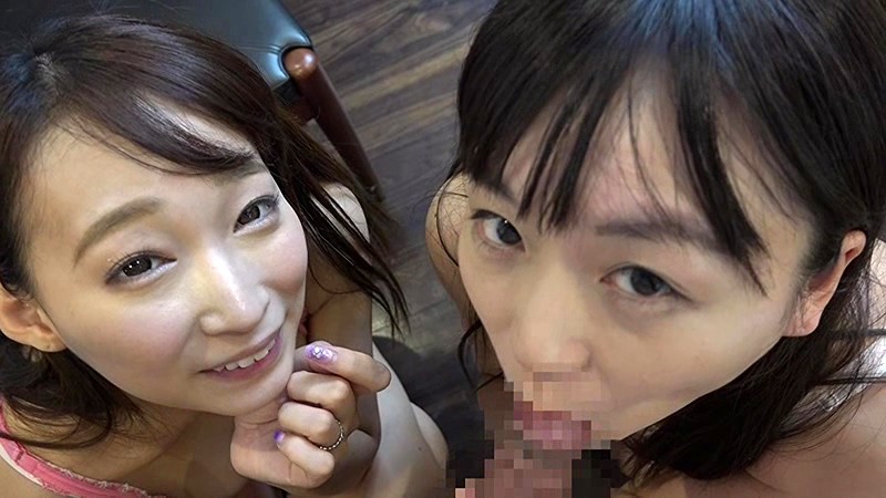 日頃清楚な人妻もカフェに6人集まれば下ネタ話に花が咲き、盛り上がりついでにお客の若い男子をパンチラで誘い、久々に見る勃起チ○ポ店内で頂いちゃいました