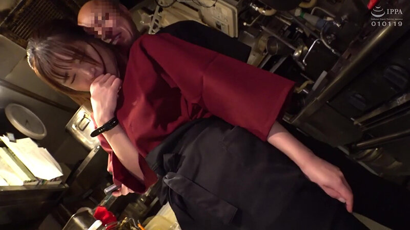 美少女完全淫乱メス♀化ビッグバンローター！ 電圧85倍！電マ以上に強力な振動で容赦無く野外失禁させる 爆弾ローターをキツマンにぬっぷり挿入されアルバイトする居酒屋娘～めい編～