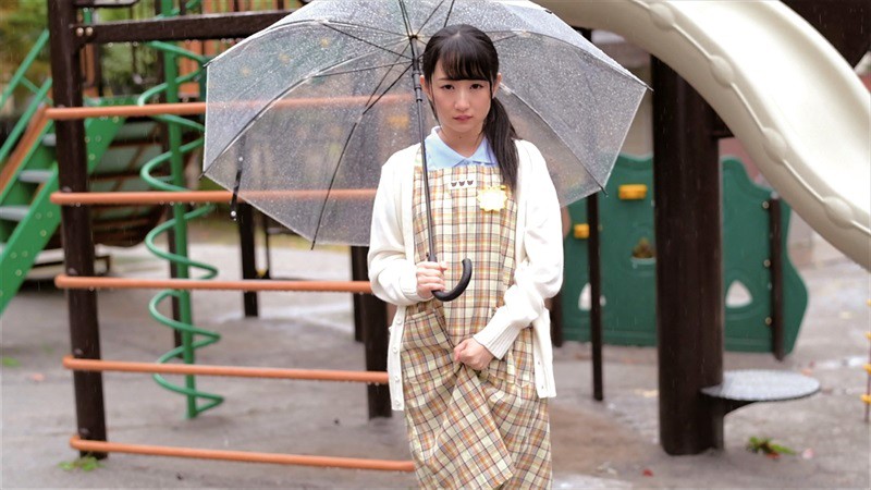 狂った職場で粘着質なイジメにあい従業員達の性欲処理を行う悲しい新人保母さん 神坂ひなの