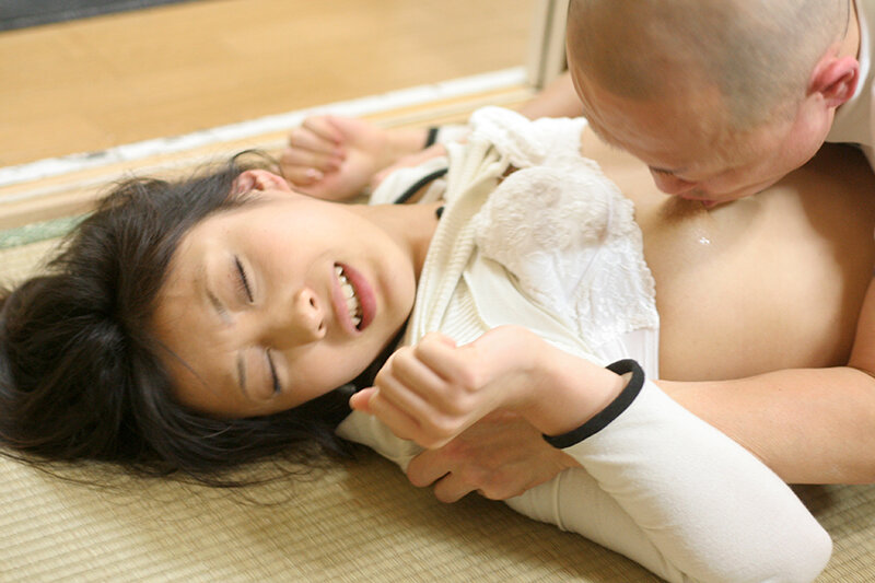 突然のレ●プ まさか…犯●れるなんて…。