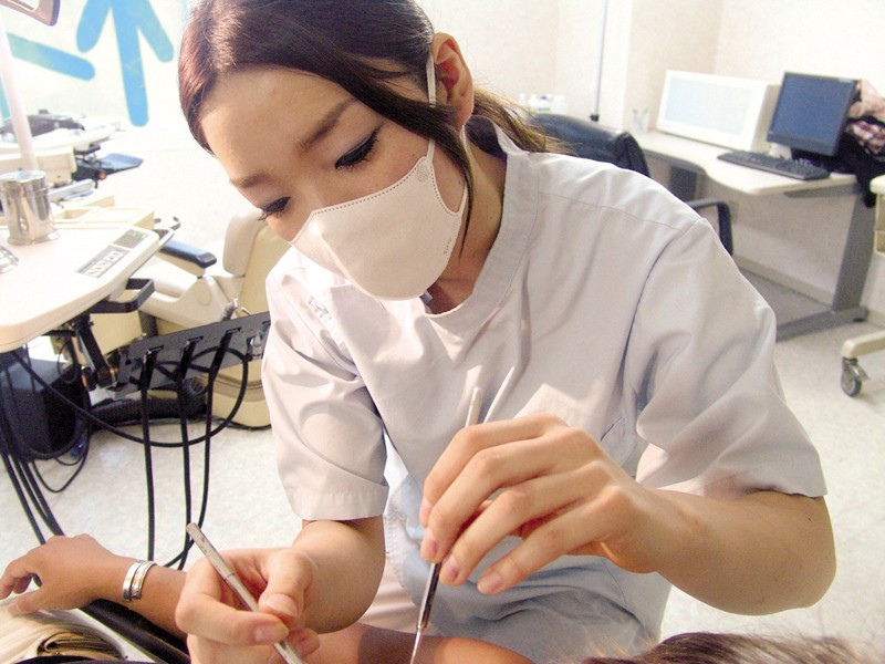 虫歯と一緒にチ○ポもヌイテくれる歯医者さん 4時間