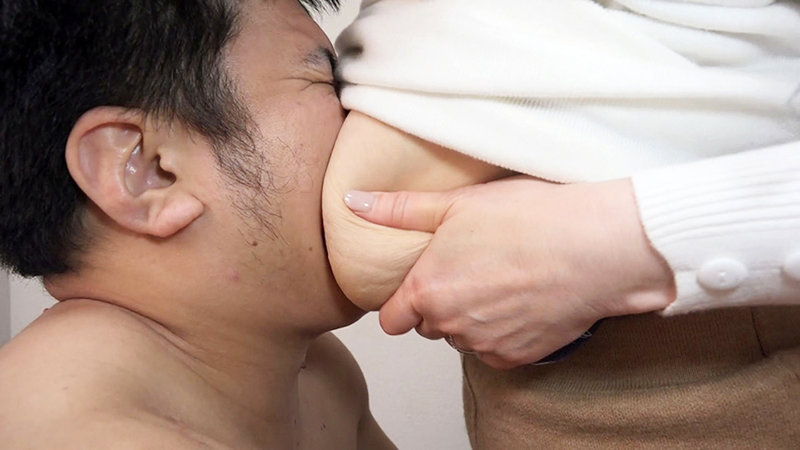 J-cup爆乳おっ母さん、欲求不満につき、隣の若い男を連れ込む。佳代子（54歳）