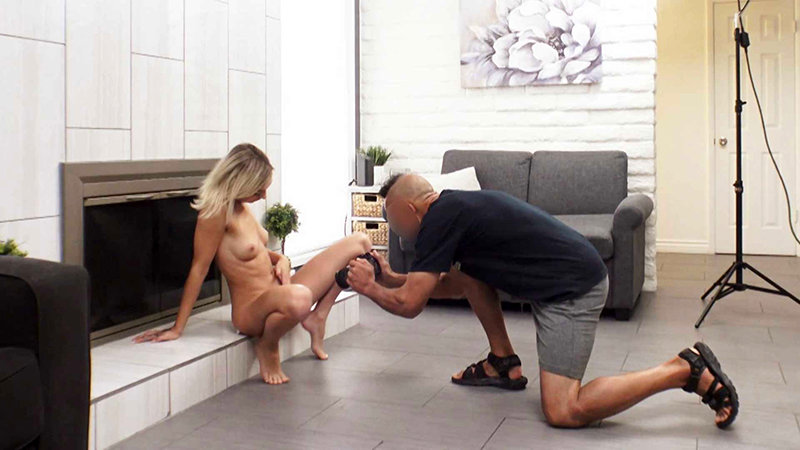 プライベート撮影会のヌードモデルを募集したらエッチ目当ての激カワモデルのクロエちゃん登場！？おチ○ポ大好き金髪美少女に生ハメ＆中出し