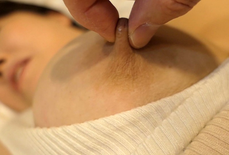 母淫 熟れたデカ乳の隆起したデカ乳首吸いたくない？