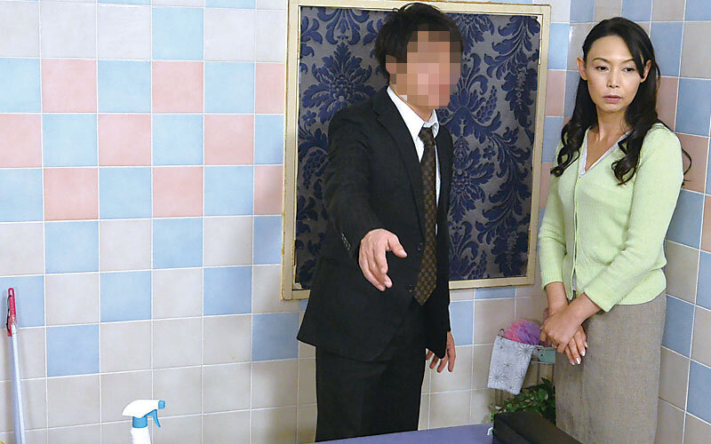 「こんなおばさんで勃起したの？」パートの面接に来たおばさんがセクハラされて感じてしまう緊迫ドキュメント映像4時間