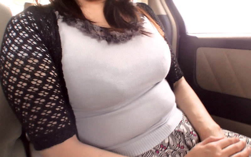 超スリルな状況で絶対にバレてはいけない!母×息子の危険なセックス4時間