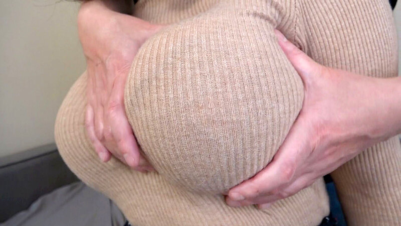 爆乳の現役公務員 勤務中、仕事場(市役所)のトイレでオナニーしてしまう激烈むっつりI-cupさん