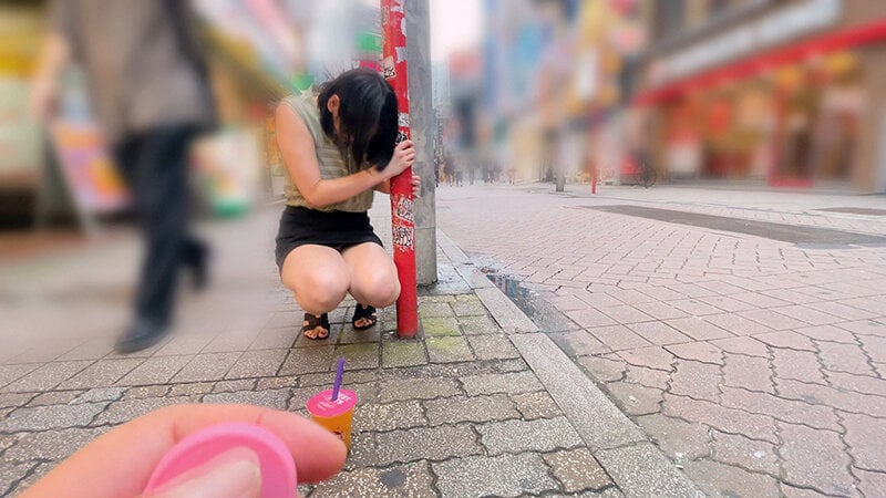 素人美少女とリモコンバイブお散歩SPー完全版ー「もうイキそうです…//」人混みの中でビクビク震えて絶頂する女子たち!時代に逆行する超羞恥プレイでまさかのエロスイッチオン!公衆の面前でイキまくる素人10名300分収録