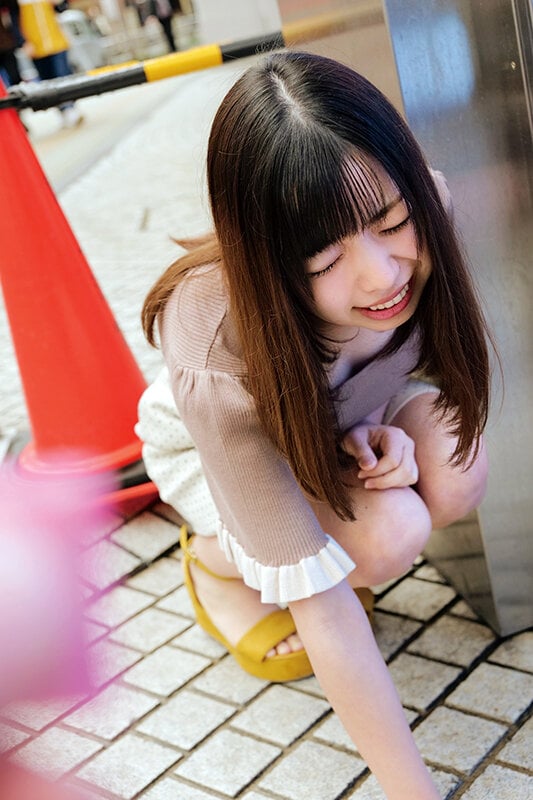 素人美少女とリモコンバイブお散歩SPー完全版ー「もうイキそうです…//」人混みの中でビクビク震えて絶頂する女子たち!時代に逆行する超羞恥プレイでまさかのエロスイッチオン!公衆の面前でイキまくる素人10名300分収録