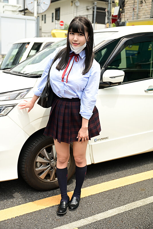 Iカップ爆乳童顔J学生 むっちり巨乳&巨尻を震わせイキまくり中出しSEX コンビニでフェラさせてからの連れ込み部屋でヤリまくり個人撮影