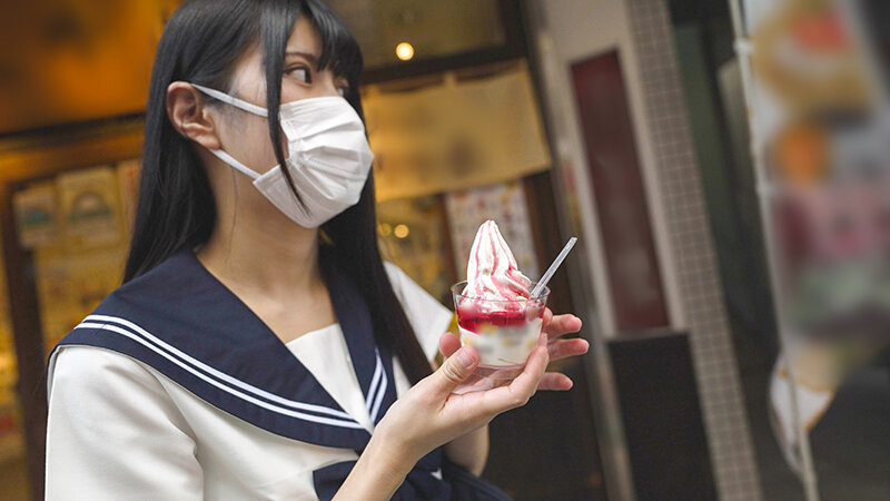 素人女子校生【限定】あいちゃん18歳 下校途中に個人撮影 SEXは彼氏1人だけ。女の子の人生初の中イキを記録しました。初の生中出しもw