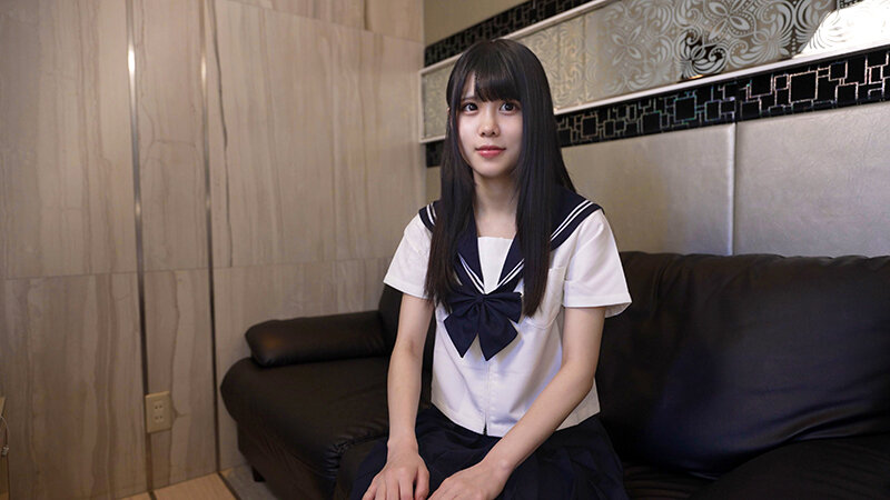 素人女子校生【限定】あいちゃん18歳 下校途中に個人撮影 SEXは彼氏1人だけ。女の子の人生初の中イキを記録しました。初の生中出しもw