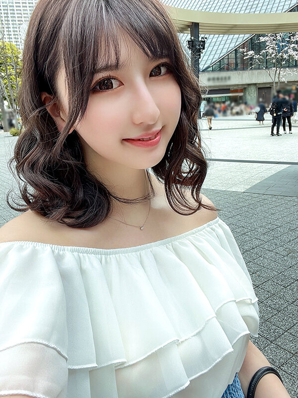 素人女子大生【限定】ういかちゃん22歳 都内某キャバクラでナンバーワンとして君臨する美人JDと休日の昼間に密会! ドレスを着て接客ごっこをしながら裸になってガッツリSEX!!