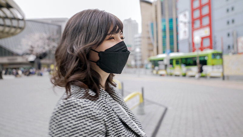 素人女子大生【限定】ういかちゃん22歳 都内某キャバクラでナンバーワンとして君臨する美人JDと休日の昼間に密会! ドレスを着て接客ごっこをしながら裸になってガッツリSEX!!