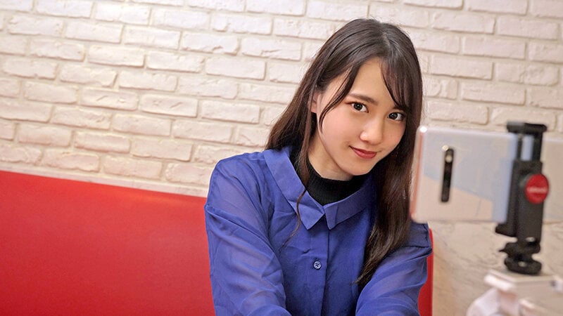 素人女子大生【限定】まやちゃん20歳 有名ライブ配信者の一面を持つ女子大生をゲット!配信を止めて即SEXしちゃうH大好きガール!リスナーに知られたら炎上必至