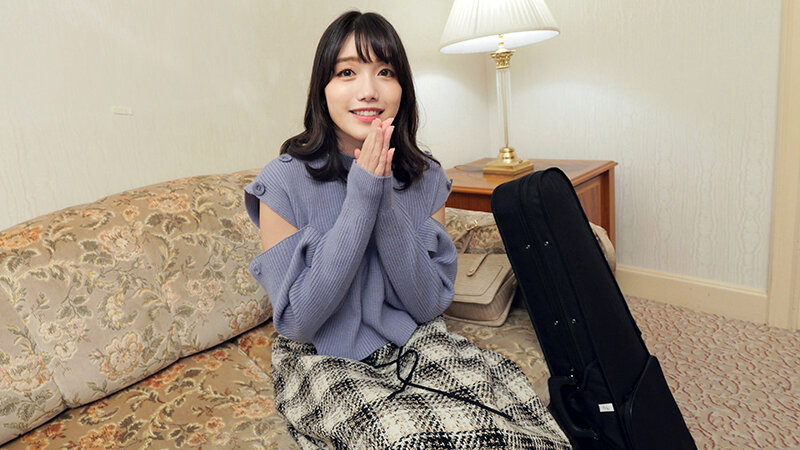 【清楚でドスケベ】美人ヴァイオリニスト人妻30歳。デカチン男とゲス不倫!!全身クリトリス敏感ボディ美人妻がハードピストンでイキ狂い潮孕ませ中出しファッキン!!【狂演ハメ撮り】