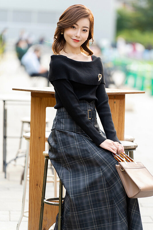 【色気むんむん】キレカワ美女奥様27歳。セフレ男子大学生とホテル密会ハメまくり!!頭おかしくなるまで骨抜きにする変態生中痴女セックス【性欲がありあまる】