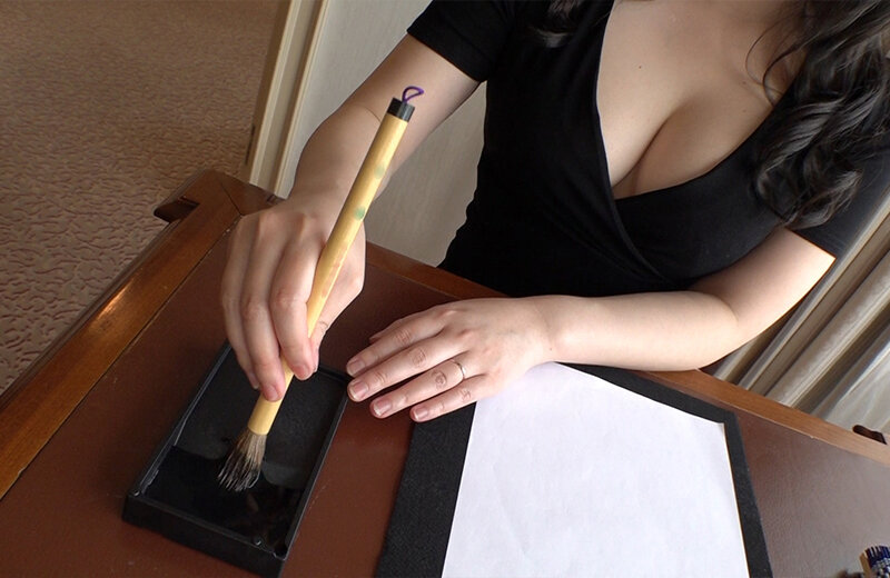 新進気鋭の女書道家 天然ドMのおっとりマ●コ♀ 乳首調教され超敏感 Gcup乳揺らしグラインド騎乗位で昇天