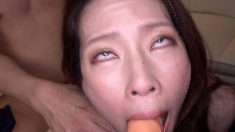 スレンダー巨乳のドM妻変態 Part.2