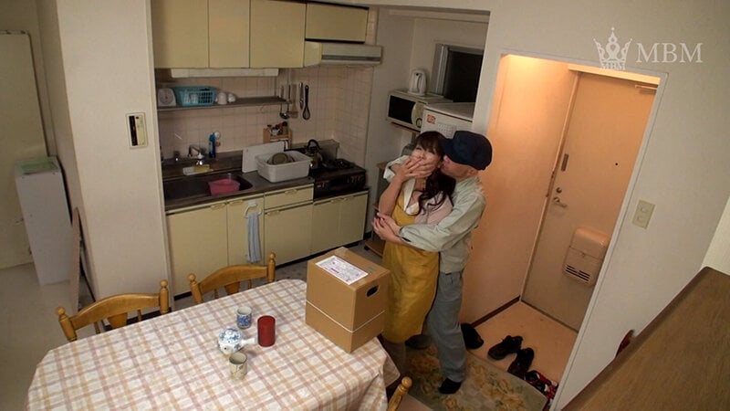 配達業者を装った輩に息子の前で○された母!平穏な日常から突然の悪夢へ堕ちる強○○○○!