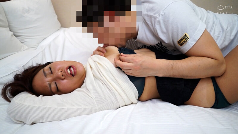 旦那との夜の営みに不満を抱える爆乳人妻とホテルで絶頂ハメ撮りSEX！