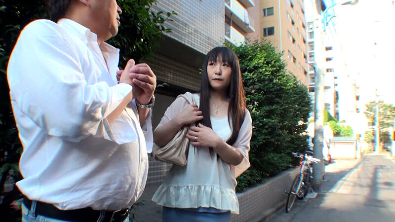 経験人数ひとりのうぶな若妻に人生2本目の肉棒を見せつけなし崩し的に嵌めまくりSEX!