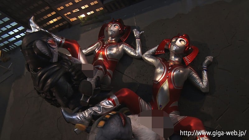 巨大ヒロイン(R) ハイパーマミー3 狙われたWハイパーマミー