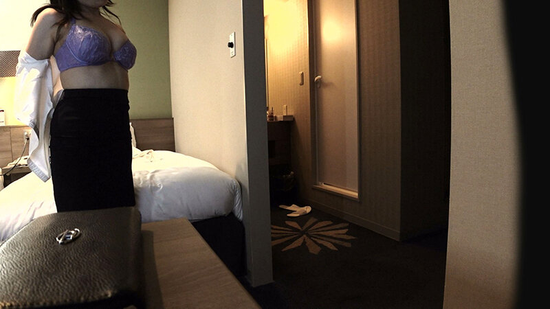 ビジネスホテル無防備オナニー 巨乳OL ＃10 紗々原ゆり