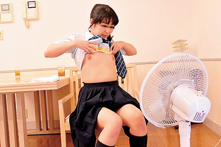 奇跡のラッキードスケベ！モテない僕の勃起ち●ぽに興奮した女子たちがヌルヌルにとろけたおま●こで…コンドームもないのにぬぷっ！人気作品、かわいい子厳選の5時間メガ盛り中出ししまくりスペシャル！