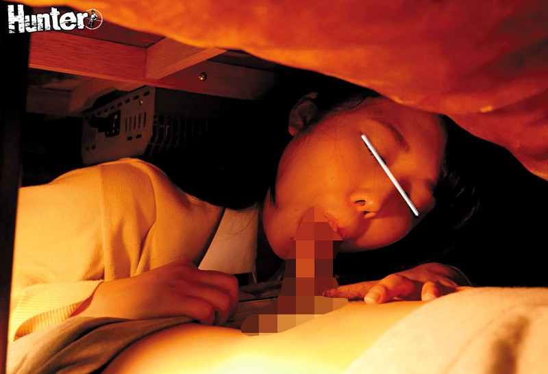 親に隠れてコタツの中で大胆近親相姦！妹がコタツで宿題をしていたようだけど気が緩んで寝てしまったみたい。妹の足が邪魔でふと中をのぞくとパンツ丸出しで大股開きで寝ている。妹だとわかっていても気になってしまい潜り込んでじっくりパンチラ鑑賞。